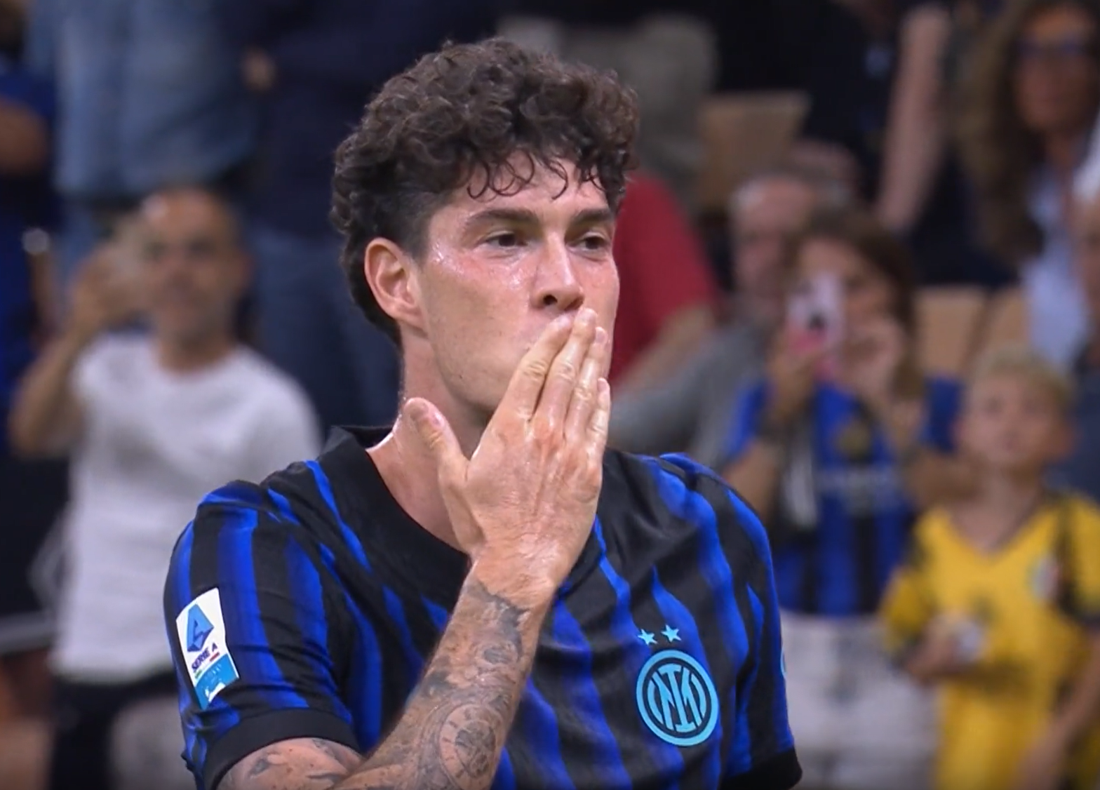 国米5-0挖到宝！1400万新援闪耀全场：1助攻+4抢断，新B罗诞生