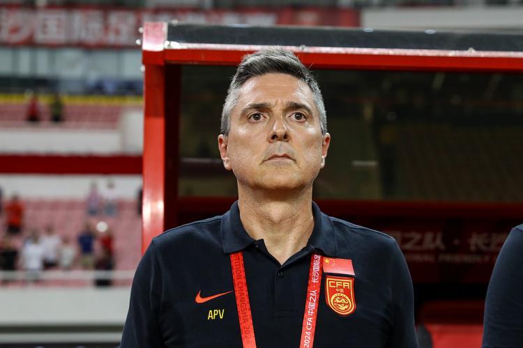 澎湃评U22国足：攻防两端失误多，首战表现完全可以说不及格